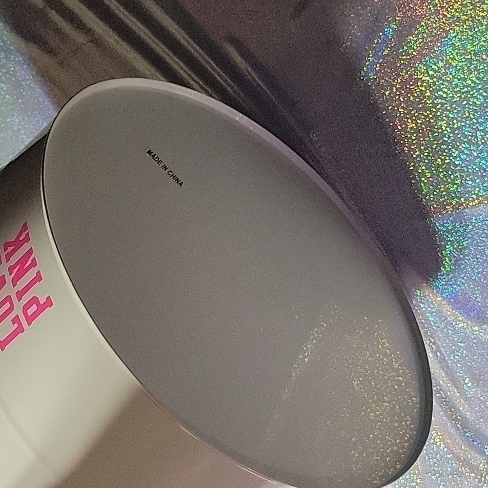 RARE Htf VS Pink Metal Bin Tote Tub Display/ Prop - Picture 5 of 12